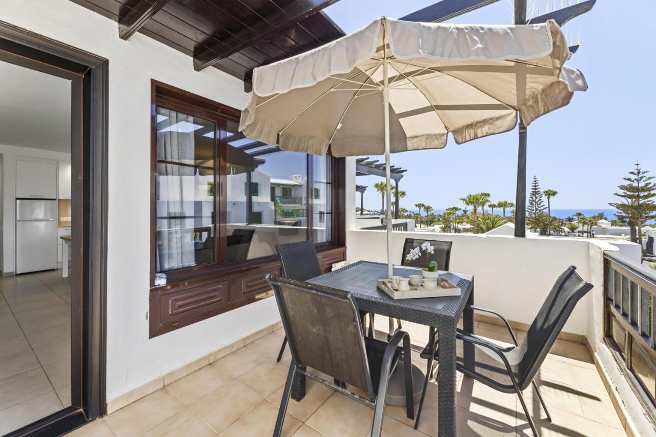 Casahost Bastian Boutique I Seaview Apartment Costa Teguise Exterior photo
